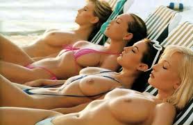 Dîner du CRPF, les représentants du CRPF, concentrés, écoutent le discours du Premier Ministre