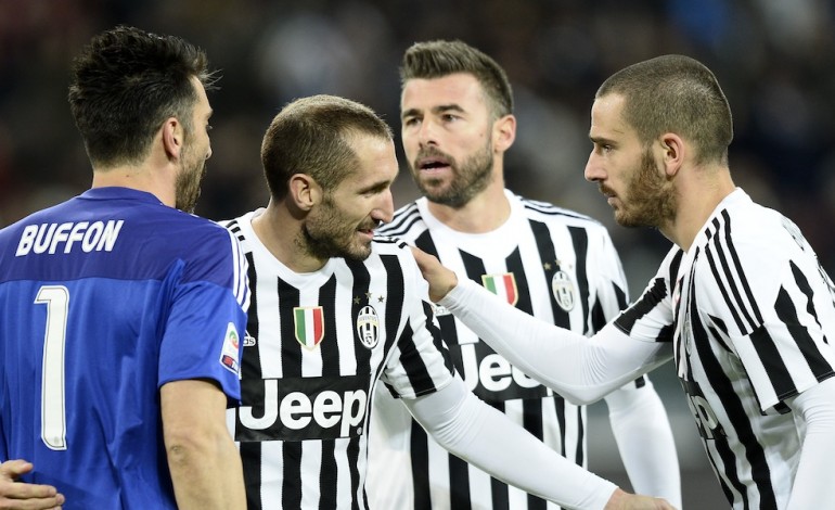 Buffon, Chiellini, Barzagli et Bonucci sont toujours aussi efficaces. On aurait aimé pouvoir juger leur performance dans une environnement plus neutre.
