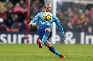 L'excellent Jack Wilshere dans le maillot bleu extérieur d'Arsenal en fin de match contre Southampton