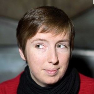 Messieurs, protégez-vous, apprenez à reconnaître Caroline de Hass