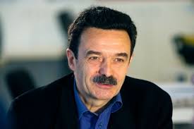 La moustache à la Plenel, symbole fort de plouquitude